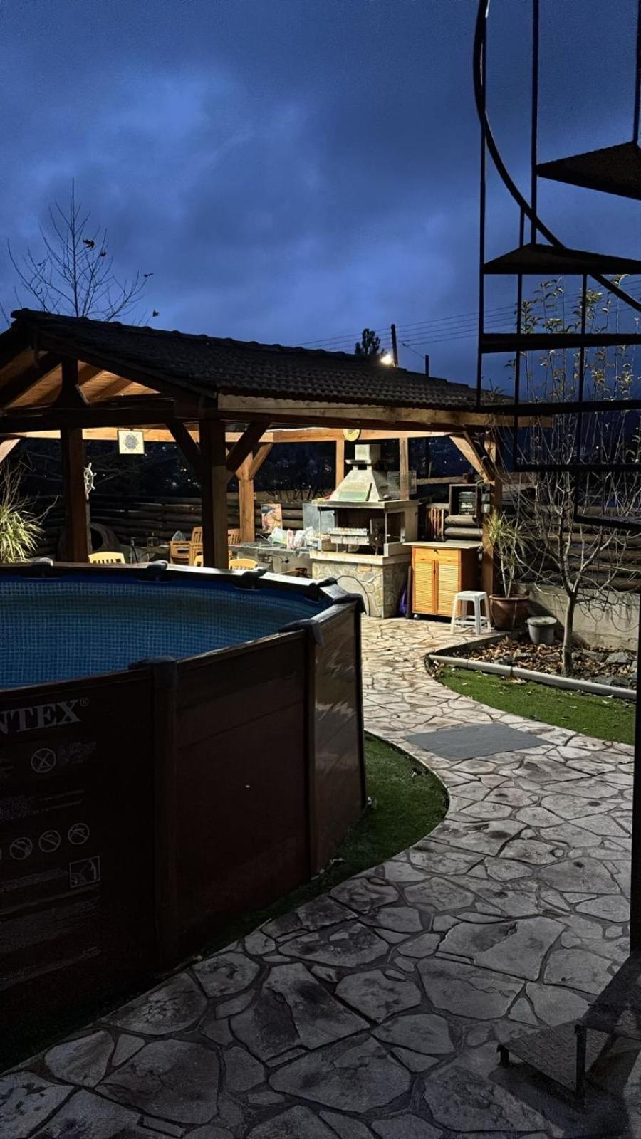 Diamond Stone Wooden Guest House Chandria Exteriér fotografie